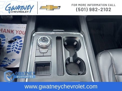 Used 2024 Ford Expedition XLT image 18