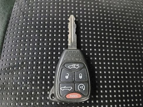 Used 2014 Chrysler 200 S FWD image 32