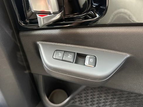 New 2025 Kia Carnival SX Prestige FWD image 23