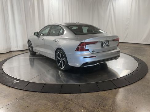 Used 2024 Volvo S60 B5 Plus image 8