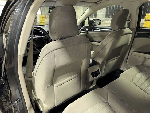 Used 2019 Ford Fusion SE image 27