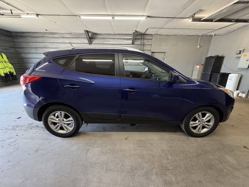 Used 2010 Hyundai Tucson GLS w/ Popular Equipment Pkg 2 FWD image 6