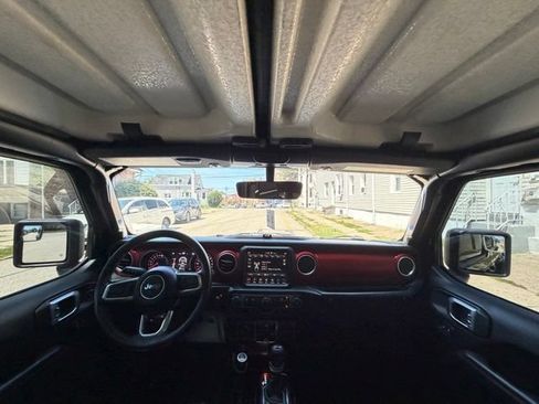 Used 2019 Jeep Wrangler Unlimited Rubicon AWD/4WD image 25