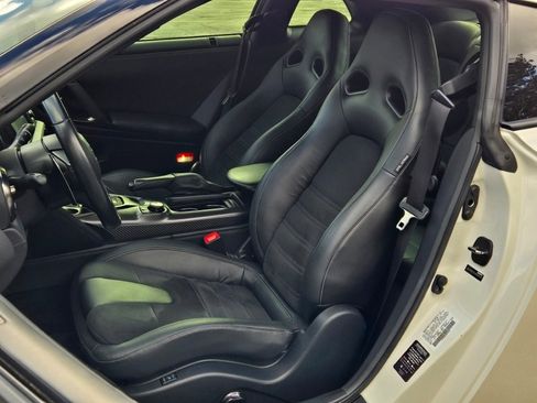 Used 2020 Nissan GT-R Premium image 5