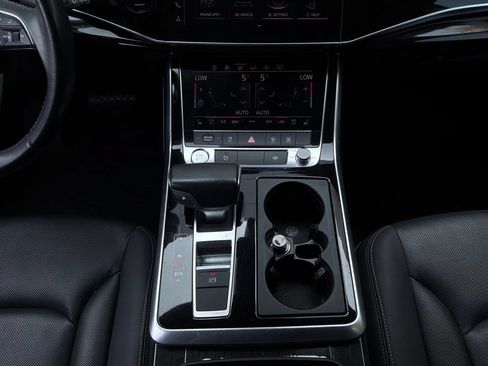 Used 2019 Audi Q8 Premium Plus w/ Premium Plus AWD/4WD image 15