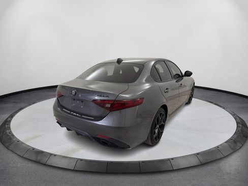 Used 2020 Alfa Romeo Giulia w/ Quick Order Package 22K Sport image 5