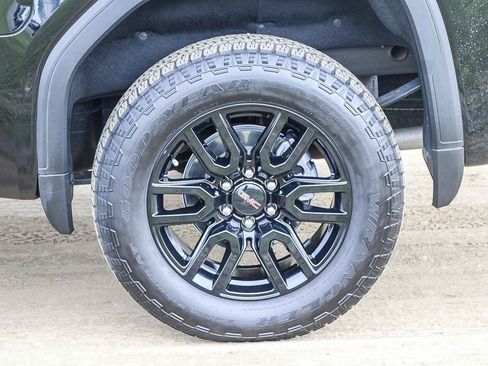 Used 2025 GMC Sierra 1500 Elevation w/ Preferred Package image 10