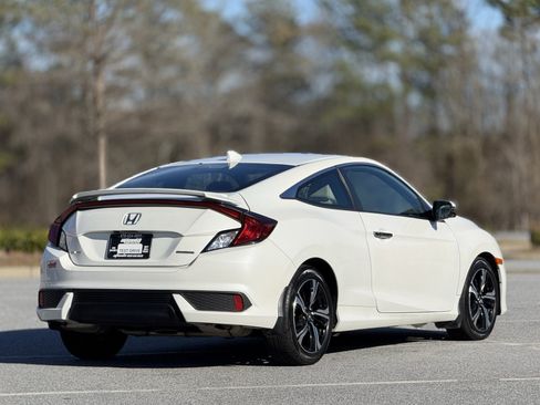 Used 2017 Honda Civic Touring image 10