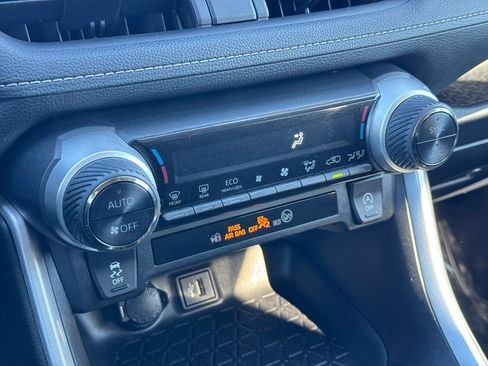 Used 2024 Toyota RAV4 XLE image 33