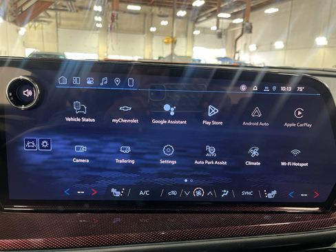 New 2026 Chevrolet Traverse Z71 w/ Enhanced Driving Package AWD/4WD image 25