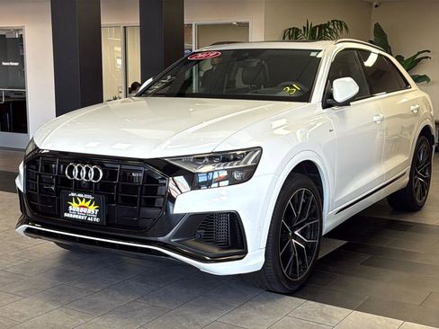 Used 2019 Audi Q8 Prestige image 3