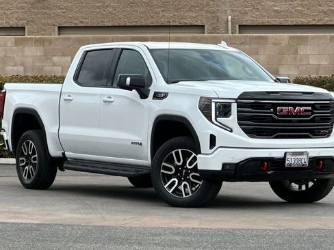 Certified 2025 GMC Sierra 1500 AT4 w/ AT4 Premium Package AWD/4WD image 2