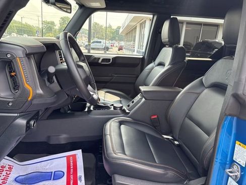 Used 2024 Ford Bronco Badlands image 3