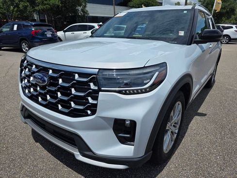 Certified 2025 Ford Explorer Platinum RWD image 4