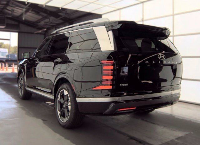 Certified 2026 Hyundai Palisade Limited AWD/4WD image 5