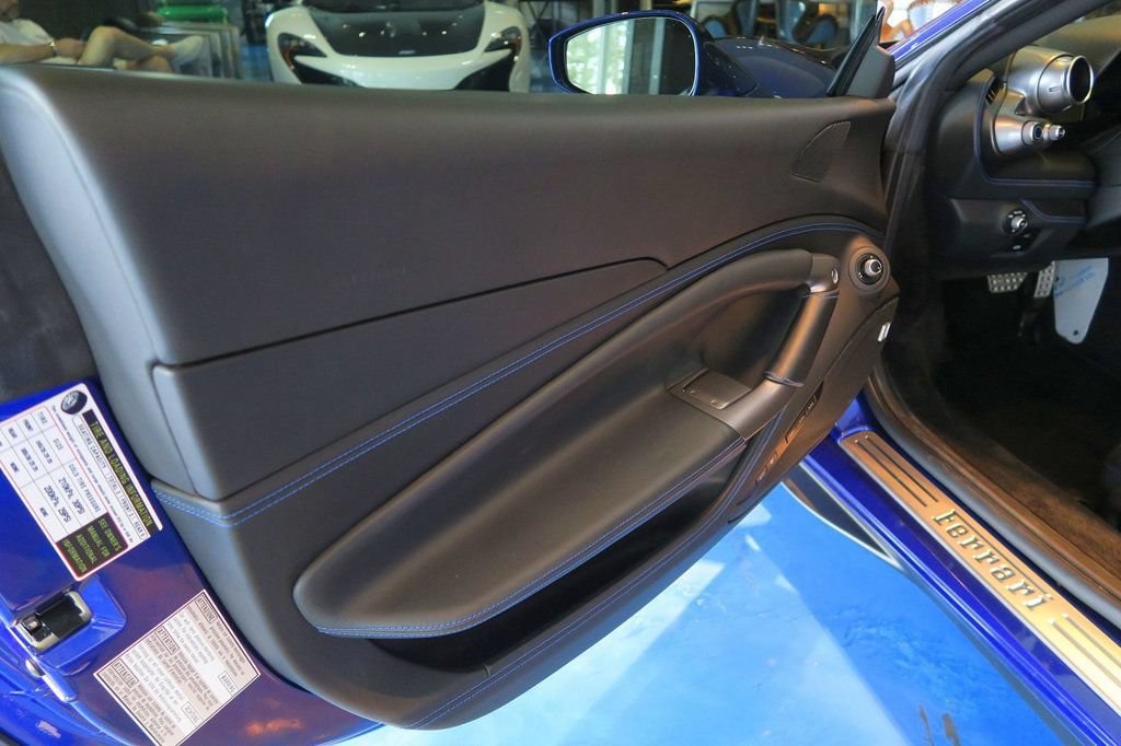Used 2020 Ferrari F8 Tributo RWD image 13