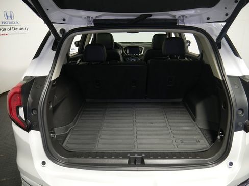 Used 2022 GMC Terrain Denali w/ Denali Premium Package image 6