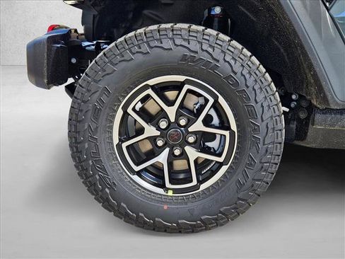 New 2026 Jeep Gladiator Rubicon w/ Steel Power Dome Hood Package AWD/4WD image 10