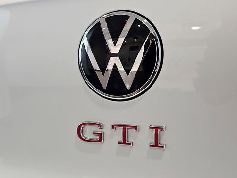 New 2026 Volkswagen GTI SE FWD image 15