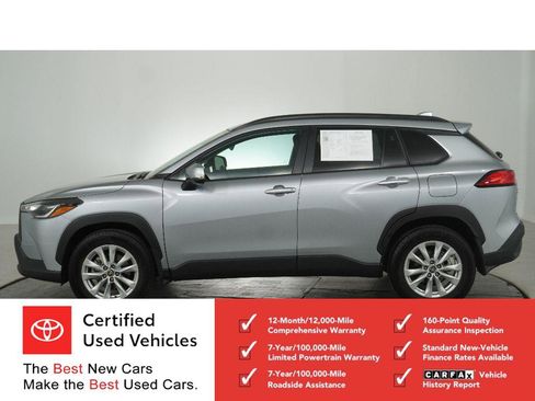 Certified 2022 Toyota Corolla Cross LE w/ Moonroof Package FWD image 6