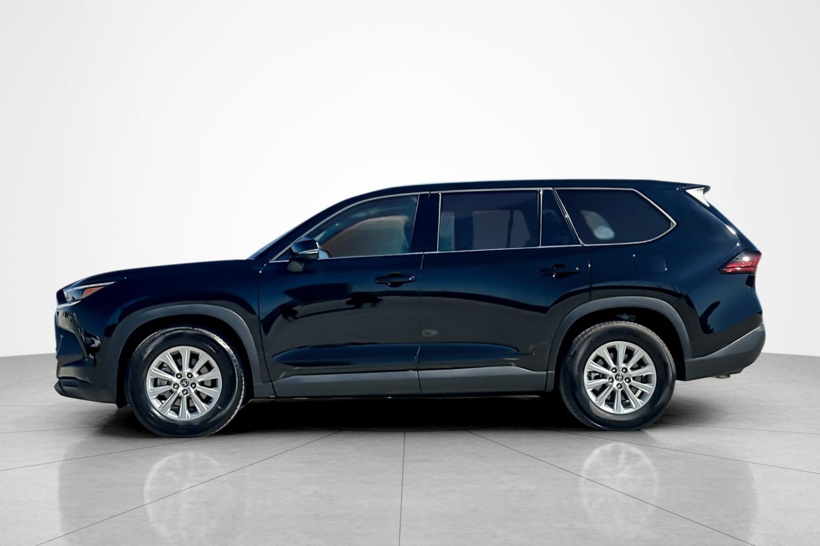 Certified 2026 Toyota Grand Highlander FWD image 2