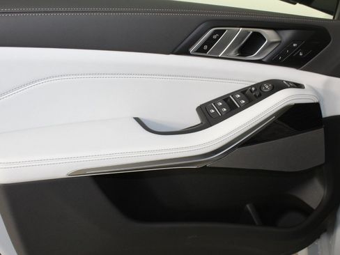 New 2026 BMW X5 M60i image 12