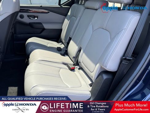 Used 2025 Honda Pilot Touring image 19