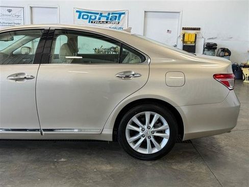 Used 2011 Lexus ES 350 w/ Luxury Pkg & Navigation w/ Preferred Accessory Package FWD image 37