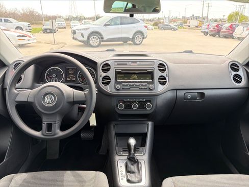 Used 2012 Volkswagen Tiguan S image 25