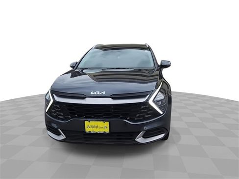 Used 2023 Kia Sportage EX image 3