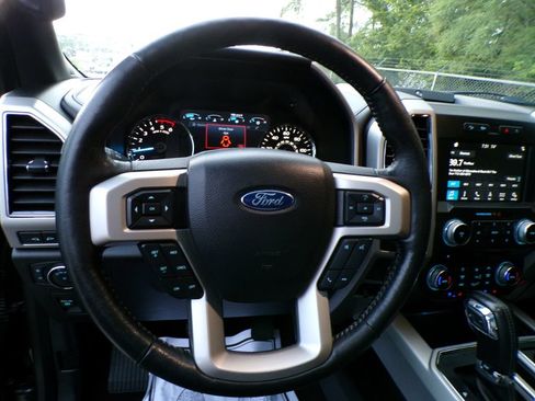 Used 2018 Ford F150 Lariat w/ Equipment Group 502A Luxury AWD/4WD image 11