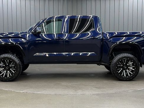Used 2025 Toyota Tundra Platinum AWD/4WD image 2