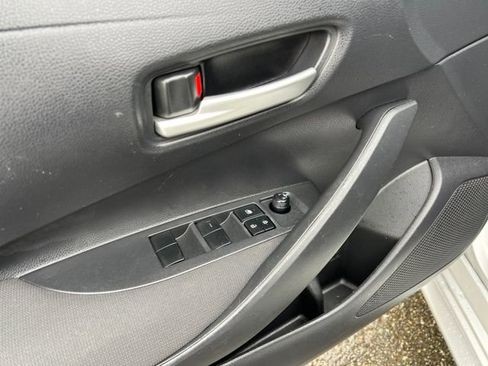 Used 2020 Toyota Corolla LE image 31