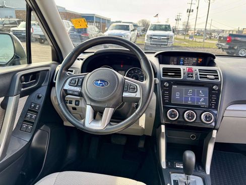 Used 2018 Subaru Forester 2.5i Premium w/ All-Weather Package image 3