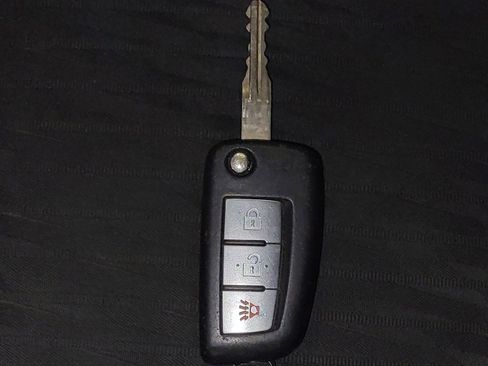 Used 2018 Nissan Rogue S image 32