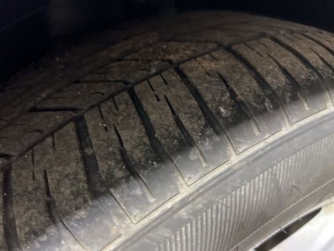 Used 2024 Ford Edge SEL image 38