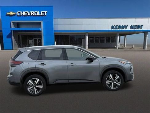 Used 2026 Nissan Rogue SL FWD image 3