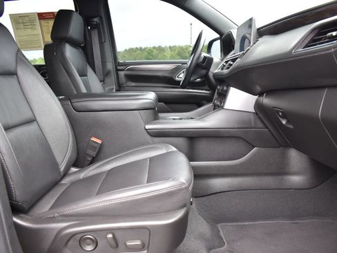 Used 2024 Chevrolet Tahoe Z71 w/ Luxury Package AWD/4WD image 5