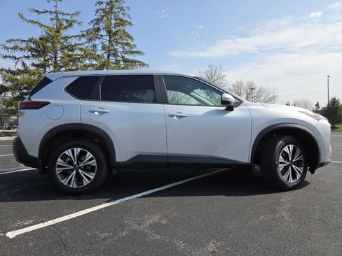 Used 2023 Nissan Rogue SV image 19