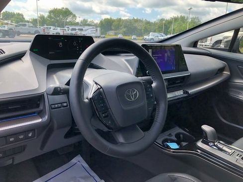 Used 2024 Toyota Prius XLE image 12