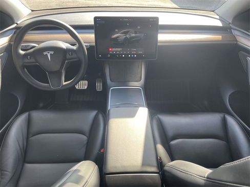 Used 2024 Tesla Model Y Performance image 8
