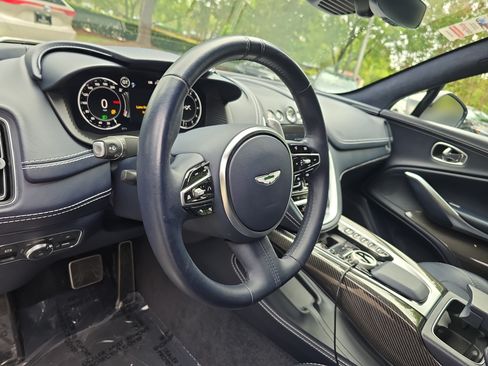 Used 2021 Aston Martin DBX AWD/4WD image 16