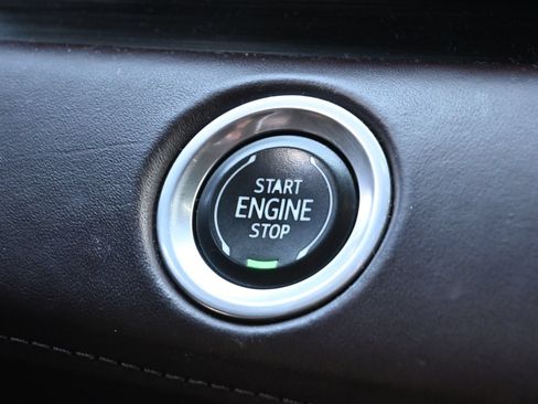 Used 2021 Cadillac Escalade ESV Sport Platinum RWD image 16