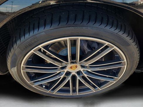 Used 2020 Porsche Cayenne image 33