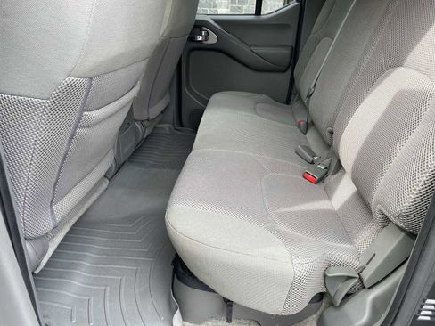 Used 2015 Nissan Frontier SV image 8