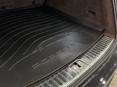 Used 2023 Porsche Cayenne image 46