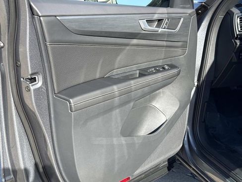 Used 2025 Volkswagen Atlas Cross Sport SE image 10