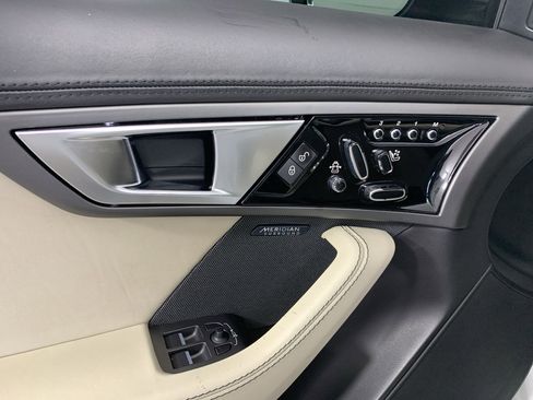 Used 2016 Jaguar F-TYPE Coupe image 15