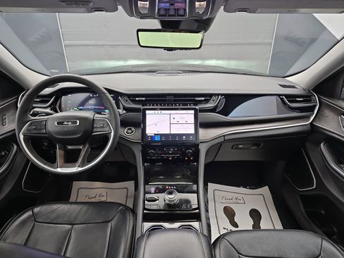 Used 2023 Jeep Grand Cherokee 4WD 4xe w/ Luxury Tech Group II image 17