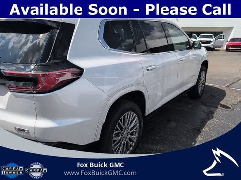 Used 2024 GMC Acadia Denali FWD image 4